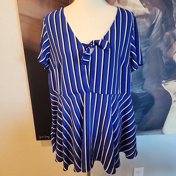 Torrid Georgette Top Tie Bow Front Empire Waist Blouse Blue White Striped Sz 1X - Picture 2 of 7